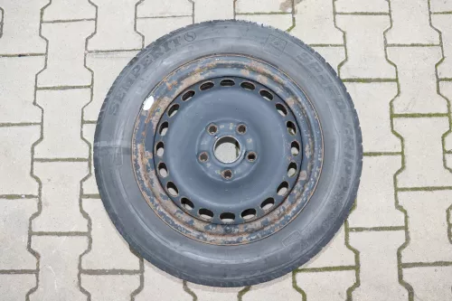 Audi A4 B5 A6 4B Passat 3BG Felgen Reifen Winterreifen M+S 185/65 R15 88T  3-6mm (142268)