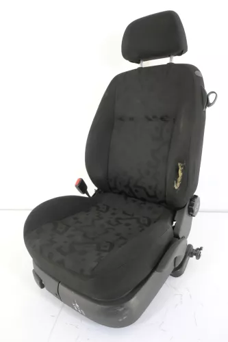 VW Golf 4 Bora Sitz vorne links Fahrersitz 2/3-Türer klappbar  (142335)