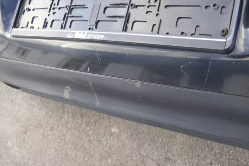 VW Golf 4 Limousine Stoßstange hinten Heckstoßstange Stoßfänger schwarz L041   2 (143928)