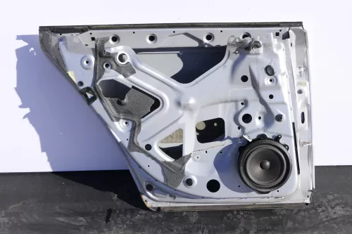 Audi A4 B6 8E nur das Türblatt Tür hinten links silber grau LY7W Kombi Avant cc (144236)