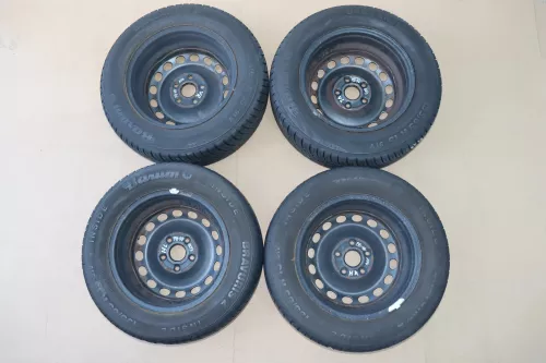 VW Golf Touran Sommerreifen Reifen Felgen 195/65 R15 91H Caddy    4-8mm (144444)