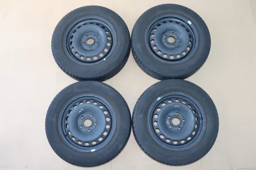 VW Golf 5 6 Touran Sommerreifen Reifen Felgen 195/65 R15 91H Caddy    3-5mm  (144445)