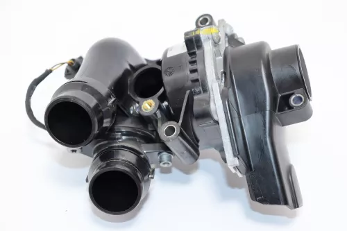 VW Polo 6R Tiguan Kühlmittelregler Wasserpumpe Pumpe Gehäuse 06H121026CDD (145202)