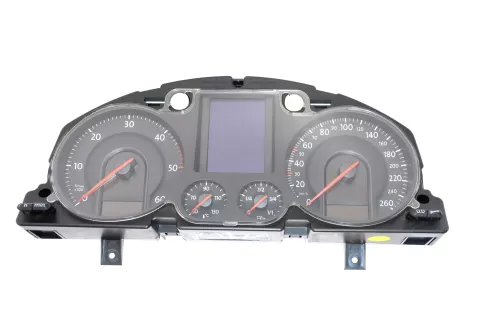 VW Passat 3C Tacho Tachometer 255.000km 3C0920870Q Diesel TDI  (145468)