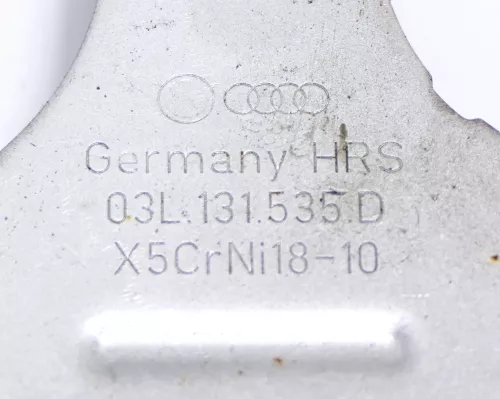 VW Amarok 2H Halter Abgasrückführung AGR 2,0 TDI Stütze 03L131535D -17.000km (146299)