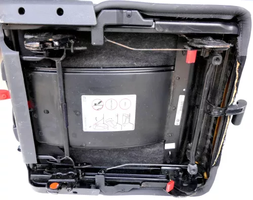 Touran Sitz hinten rechts (hinterm Beifahrersitz) Rücksitz hinten Isofix United (147037)