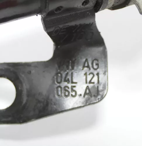 Audi Q7 4L Kühlrohr Rohr Leitung 04L121065AJ Wasserschlauch Wasserrohr (147389)