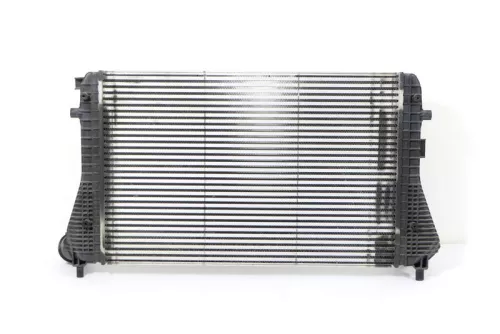 VW Passat 3C B7 Ladeluftkühler Ladeluft Kühler  (147699)
