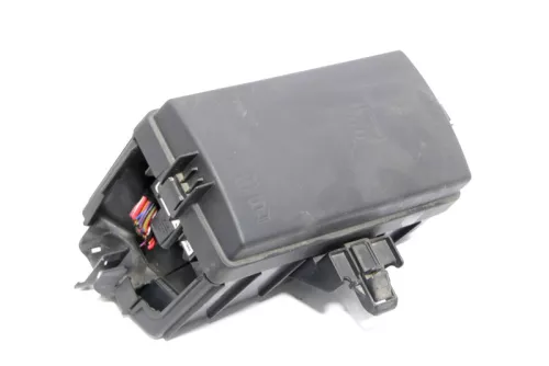 VW Golf A3 E-Box Sicherungskasten Zentralelektrik Relaisträger  (148016)