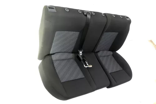 Seat Ibiza 6L Rückbank Rücksitzbank Sitz für Kopfstütze Sitzbank 3-Punkt Sitze  (148450)