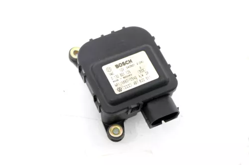 Audi A6 4B Stellmotor für Temperaturregelklappe Klimaanlage 4B1820511 - links