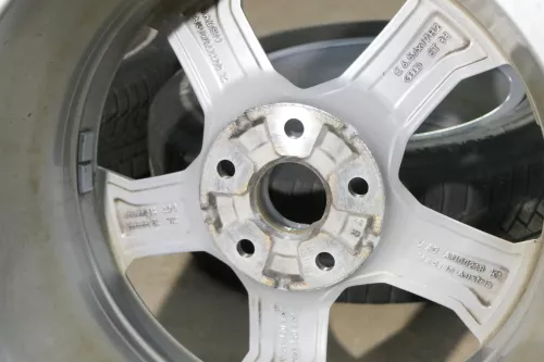 4x Audi Q3 Alufelgen 215/65R17 99H Winterreifen Reifen 3,5-4,5mm 83A071497-8Z8 (149620)