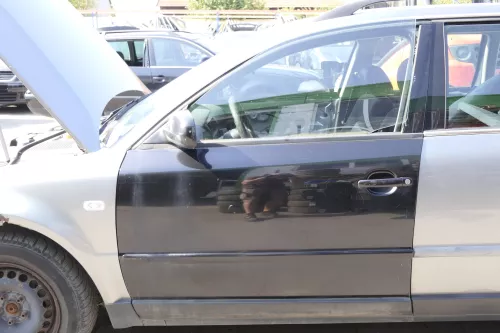 VW Passat 3B 3BG Kombi + Limo Tür vorne links Fahrertür schwarz LC9Z lack (150317)