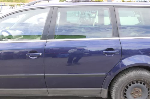 VW Passat 3B 3BG Kombi Variant Tür hinten links blau LB5N indigoblau me+ Scheibe (150582)