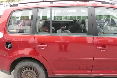VW Touran 1T 1T3 Tür hinten rechts rot braun LA3W mit Scheibe Fahrerseite (150589)