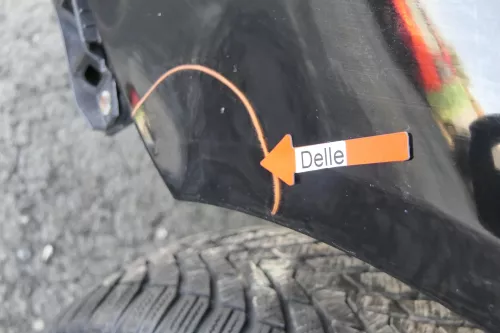 VW Passat 3C Kotflügel vorne links schwarz L041 3C0821021 - Delle (150603)