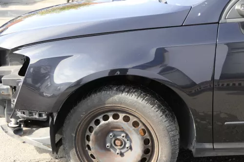 VW Passat 3C Kotflügel vorne links schwarz L041 3C0821021 - Delle (150603)