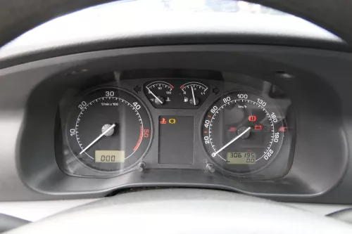 Skoda Octavia 1U Tacho Tachometer Kombiinstrument 1U0920810F  306.000km TDI (150642)