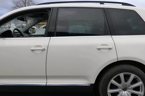 VW Touareg 7L Tür hinten links weiß LR9A