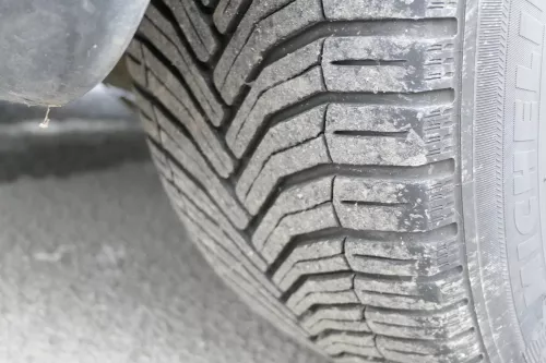 Aud A4 B5 A6 4B Alufelgen 205/55 R16 Sommerreifen Reifen Felgen 8E0601025B 5-6mm (151582)