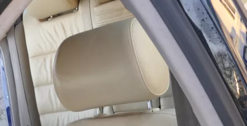 Audi A4 B5 A6 4B Kopfstütze vorne rechts oder links Leder besch beige melange (151785)
