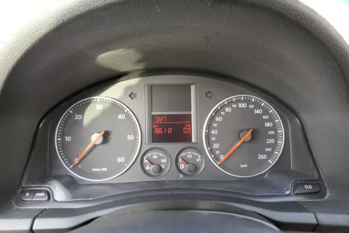 VW Golf 5 1K 5M Plus Tacho Kombiinstrument 1K0920853B 1.9 TDI 186.000 km (151810)