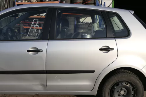 VW Polo 9N 9N3 Tür hinten links 4/5-Türer grau silber LA7W - Delle (151891)