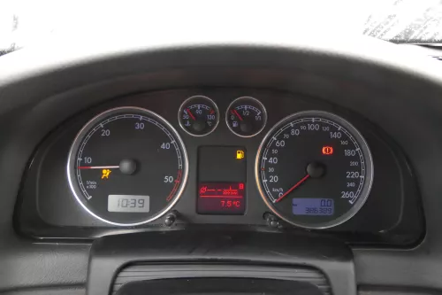 VW Passat 3BG Tacho Tachometer Kombiinstrument 386.000km 3B0920829A Diesel TDI (152033)