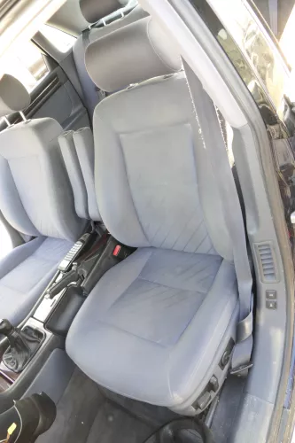 Audi A8 4D Sitz Fahrersitz vorne links elektrisch verstellbar aquablau (152319)