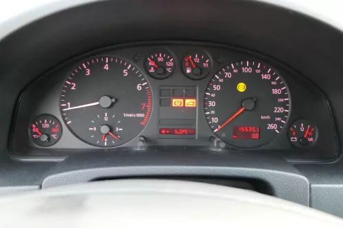 Audi A6 4B Tacho Tachometer Kombiinstrument 155.000km 4B0919860L 1.8 2,4 Benzin (152416)