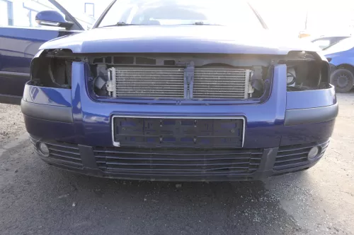 VW Passat 3BG Stoßstange vorne Frontstoßstange Stoßfänger blau LD5Q shadowblue (152439)