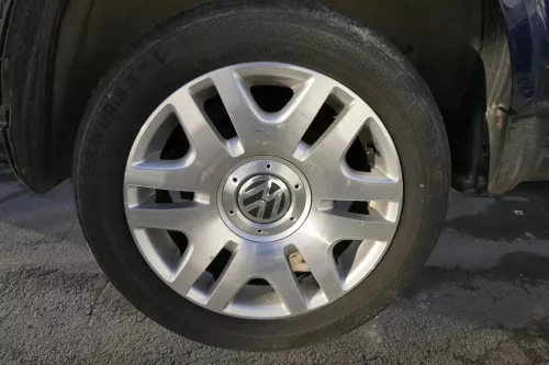 1x Passat 3BG Alufelgen 205/55 R16 3B0601025AD Cleveland 7x16ET37 - OHNE DECKEL