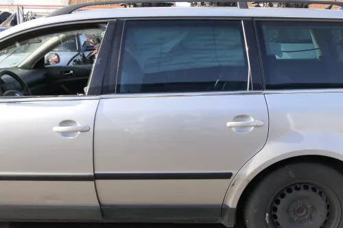 VW Passat 3B 3BG Kombi Variant Tür hinten links silber LA7W reflexsilber meta