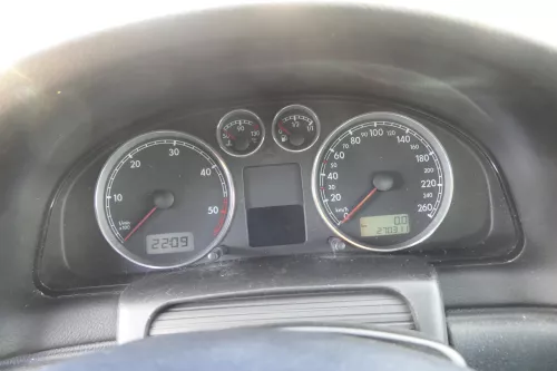 VW Passat 3BG Tacho Tachometer Kombiinstrument 270.000km 3B0920829A Diesel TDI (152548)