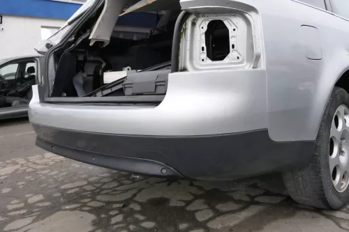 Audi A6 4B Kombi Avant Stoßstange hinten Heckstoßstange grau silber LY7M - PDC (152577)