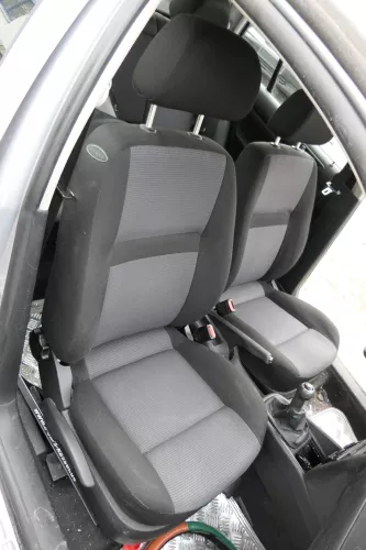 VW Golf 4 Bora Sitz vorne rechts  Beifahrersitz 4/5-Türer Q211  SHZ (152644)