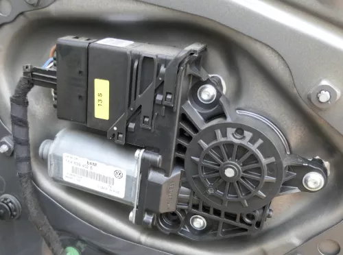 VW Golf 5 ektrischer Fensterheber Motor hinten rechts 1K4839402E 1K0959704K (152675)