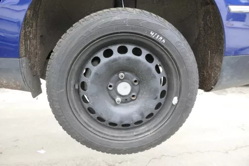 VW Passat 3C CC Golf Reifen Winterrreifen M&S 205/55 R16 91H Felgen 4-6mm (152709)