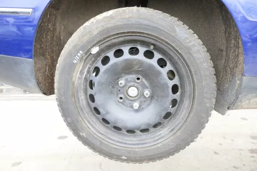 VW Passat 3C CC Golf Reifen Winterrreifen M&S 205/55 R16 91H Felgen 4-6mm (152709)