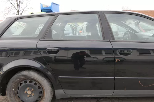 Audi A4 B7 8E Tür hinten rechts schwarz LY9B brillian Kombi mit Scheibe + Rahmen (152722)