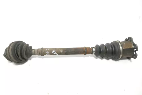 Audi A4 8E Antriebswelle Gelenkwelle 8E0407272S rechts vorne AYM BFC GAZ FRG AVF (152734)