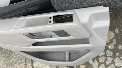 VW Crafter 7C MAN TGE Türverkleidung Verkleidung Tür vorne rechts grau (153151)