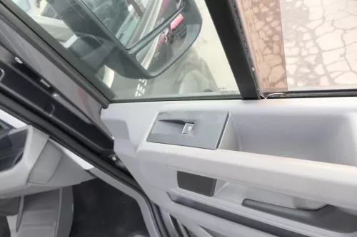 VW Crafter 7C MAN TGE Türverkleidung Verkleidung Tür vorne rechts grau  (153151)