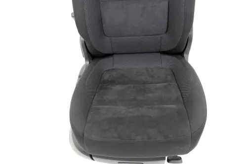 VW Tiguan 5N Sitz rechts  (154154)
