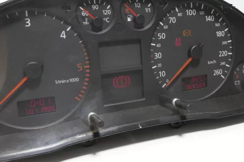 Audi A6 4B Tacho Tachometer Kombiinstrument 365.000km 4B0920900J 2,5 TDI Quattro (154560)