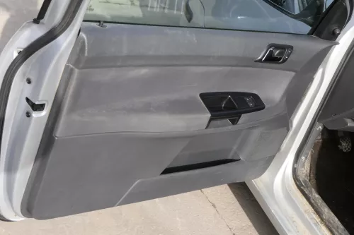 VW Polo 9N Türverkleidung Verkleidung Tür vorne links 2/3-Türer Fahrertür (154806)