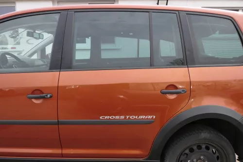 VW Touran 1T 1T3 Tür hinten links rot braun orange LA3U Cross (155383)