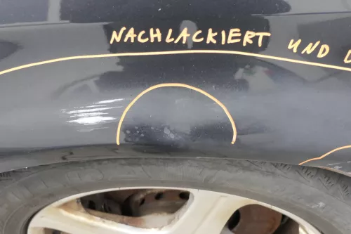 Audi A6 4B Kotflügel vorne rechts schwarz LZ9W (bis ca.Mitte 2001 passend  Delle (155740)