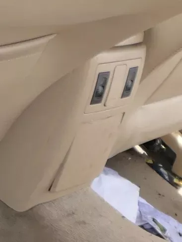 VW Passat 3BG  Mittelarmlehne Armlehne Fach Lehne Mittelkonsole Leder sonnebeige (155879)