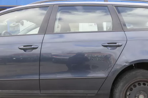 VW Passat 3C Kombi Variant Tür hinten links blau grau blue LC5F ohne Anbauteile (155973)